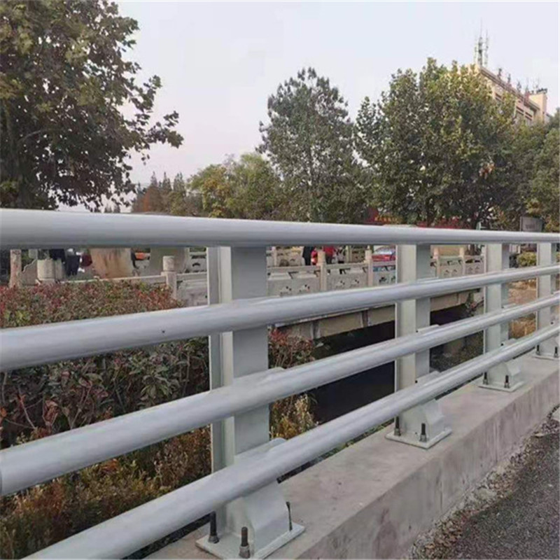 防撞護(hù)欄混凝土澆筑應(yīng)注意哪幾點(diǎn)